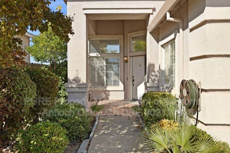 2304 Yorkshire Ct - Photo 2 of 50