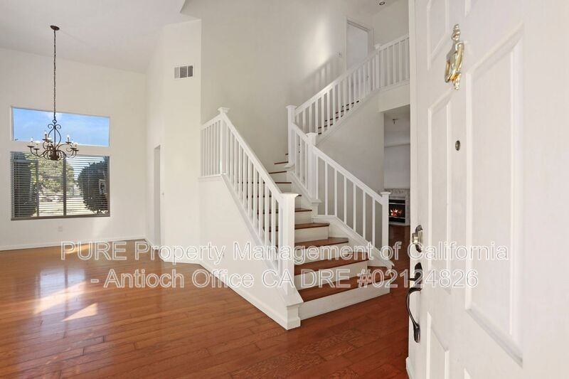 2304 Yorkshire Ct - Photo 3 of 50