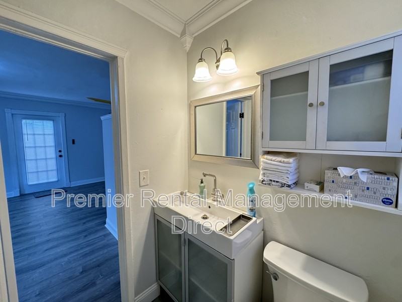 406 Sw 7th St - Photo 6 of 27