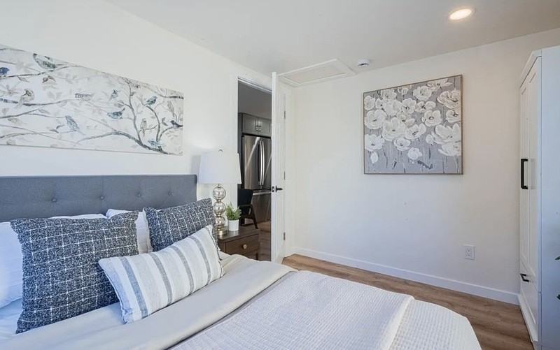 518 Cortes St - Photo 6 of 11