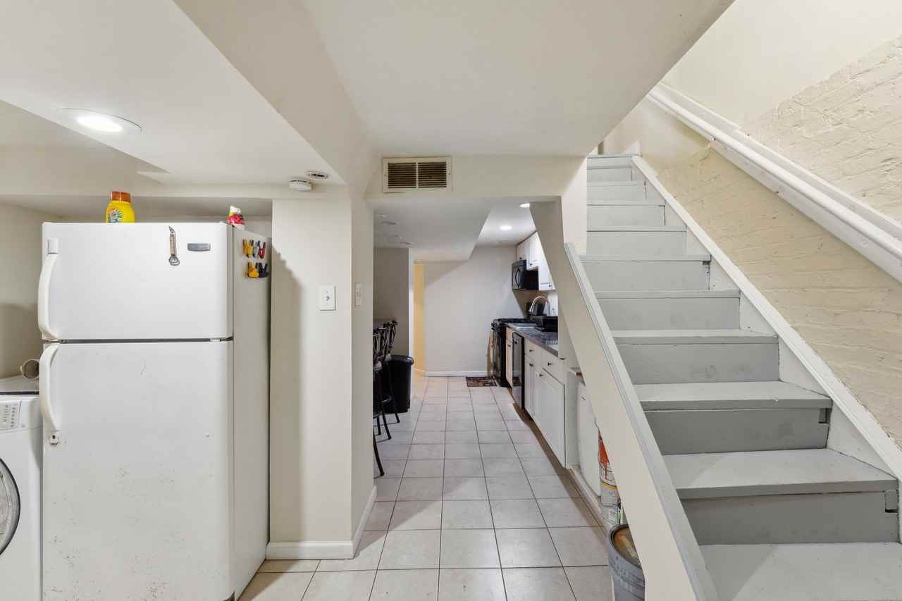 4200 Marlboro Place Northwest - Photo 4 of 19