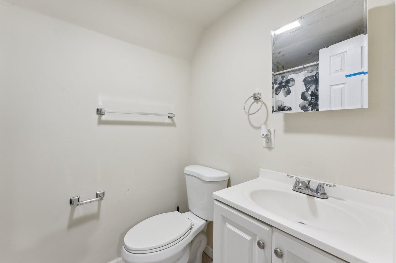 4200 Marlboro Place Northwest - Photo 7 of 19