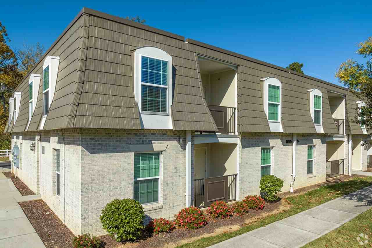 Courtyard Commons - Photo 2 of 9