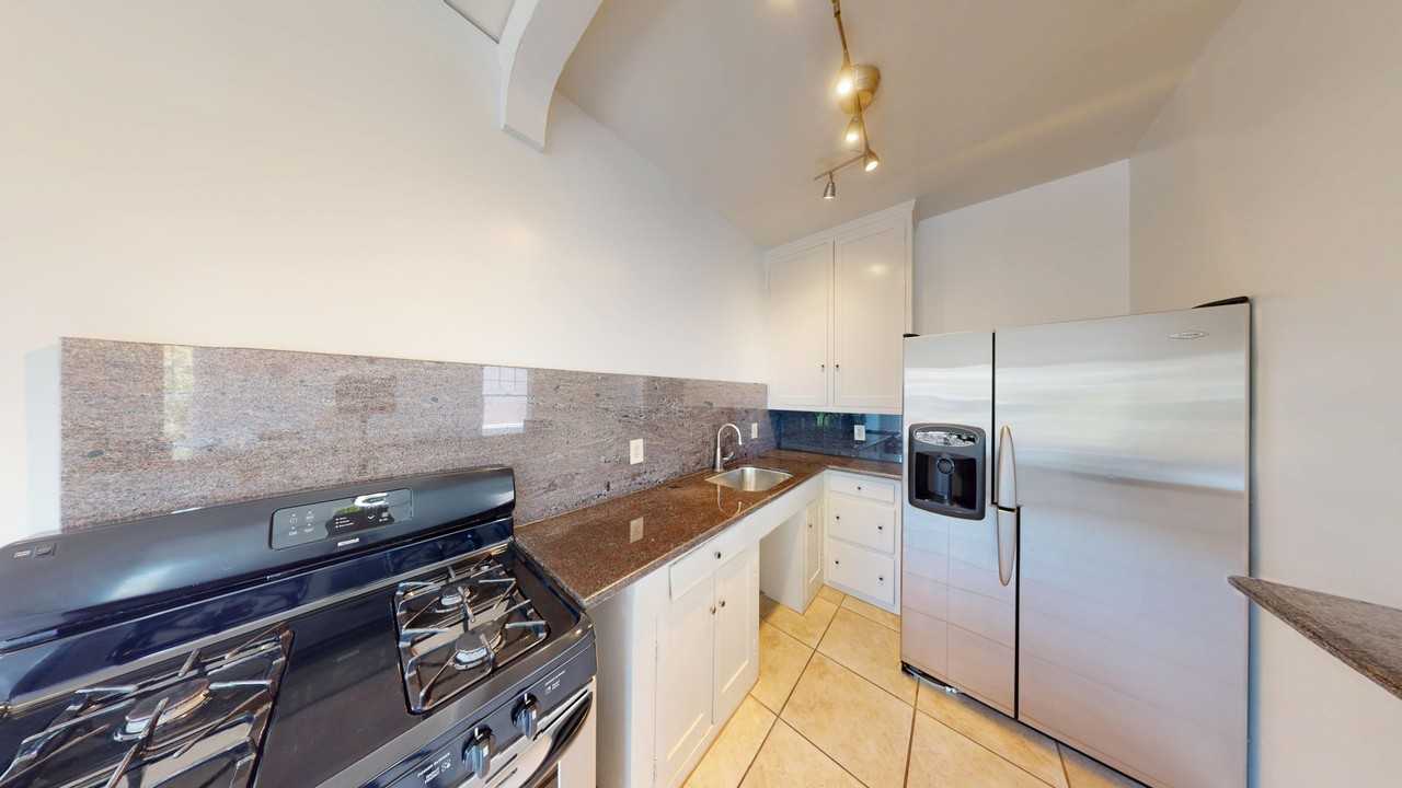 2410 Dwight Way - Photo 7 of 33