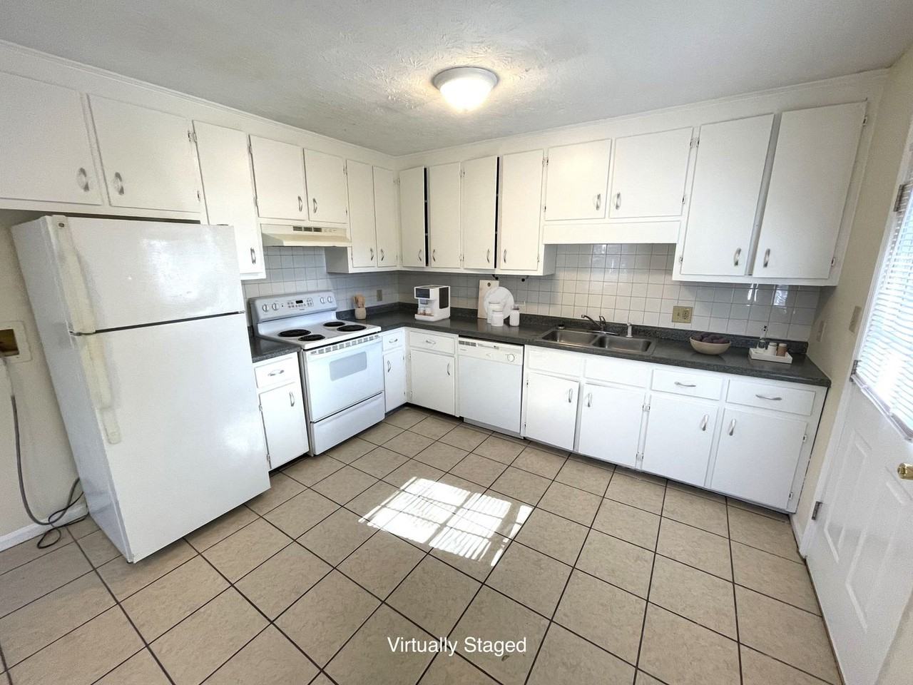 BARRINGTON DR - 135 - Photo 5 of 12