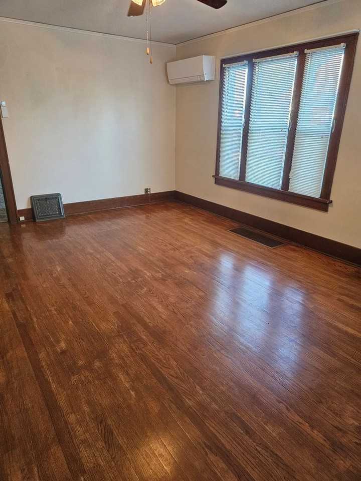 413 S Center Ave - Photo 6 of 12