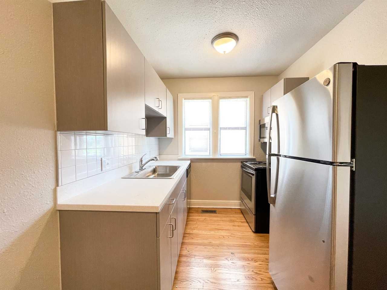 835 East Drive - Photo 6 of 11