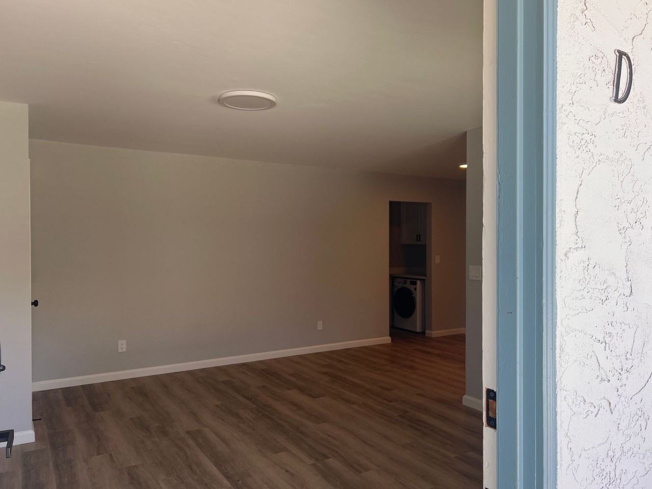 951 North Vulcan Avenue - Photo 7 of 19