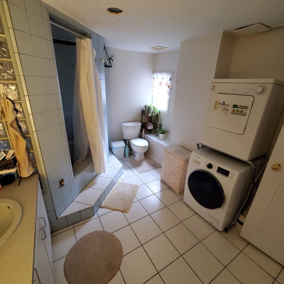 Queen St E & Kenilworth Ave #A - Photo 7 of 27