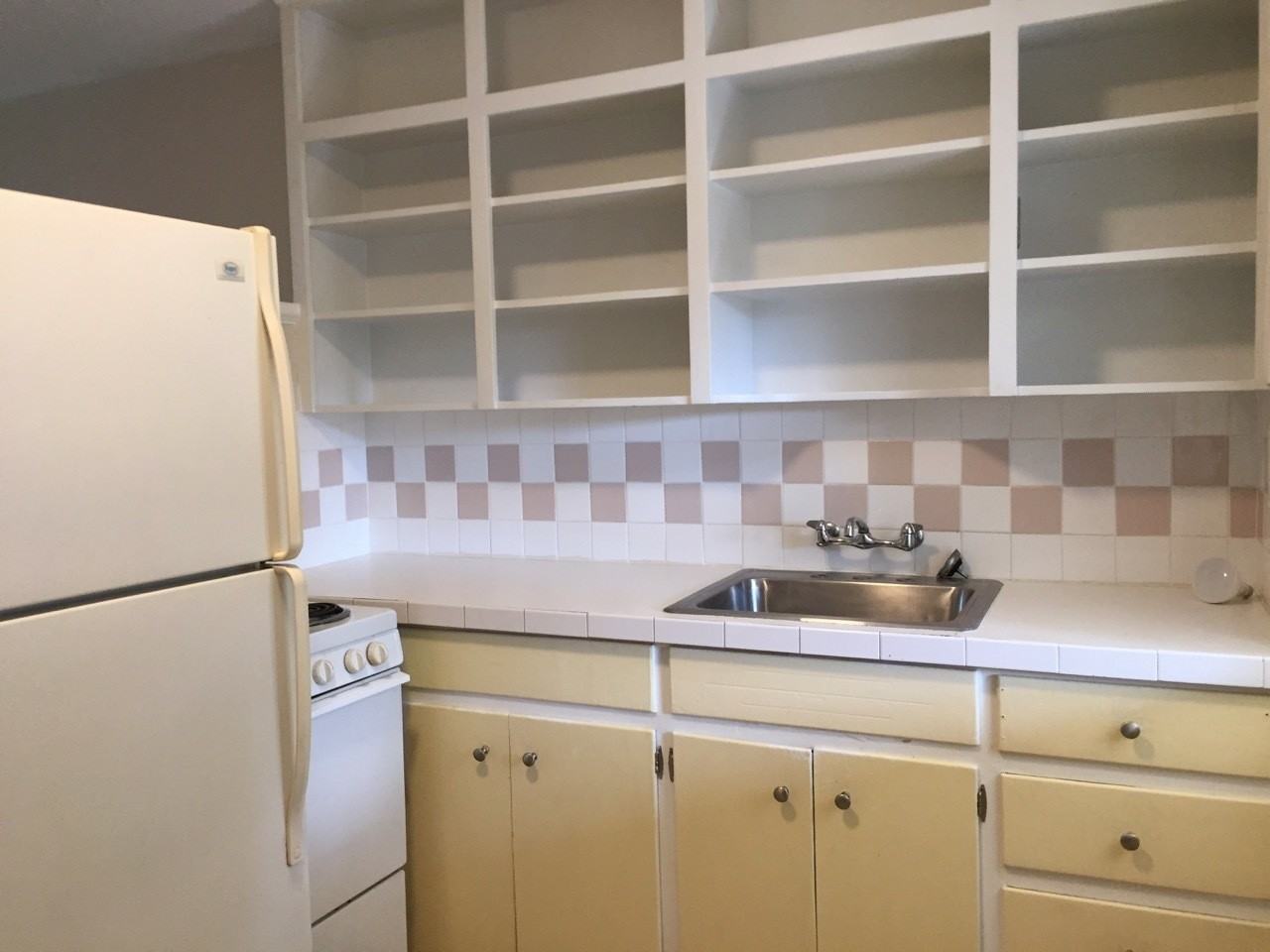 2113 NE 9th Ave - Photo 4 of 16