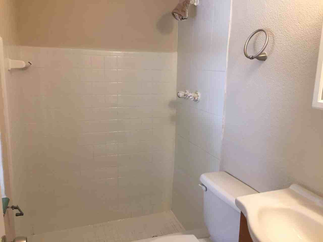 2113 NE 9th Ave - Photo 7 of 16