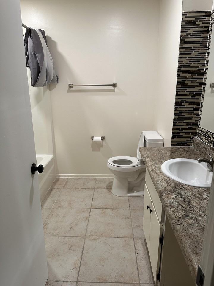 Cumberland Court - Photo 4 of 10