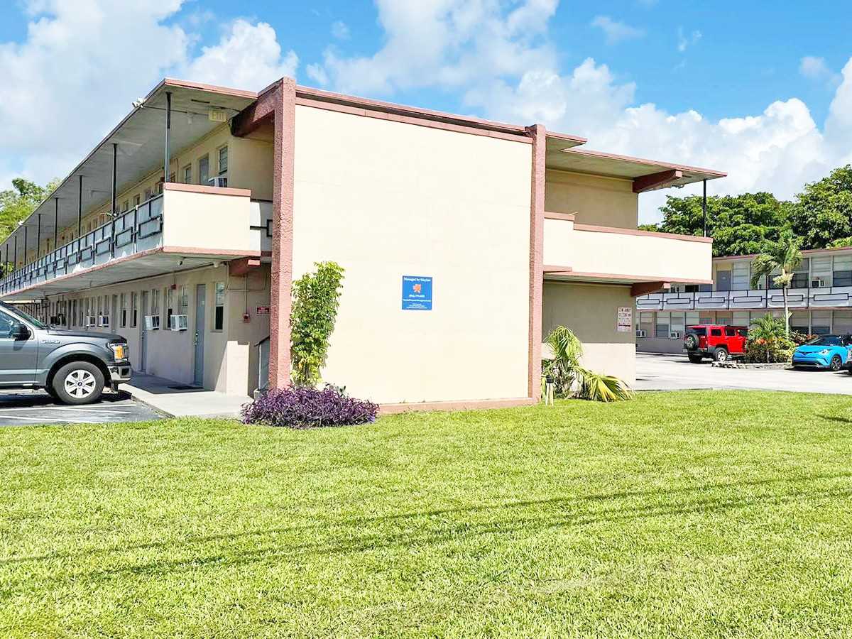 4611 South Congress Avenue - Photo 6 of 17