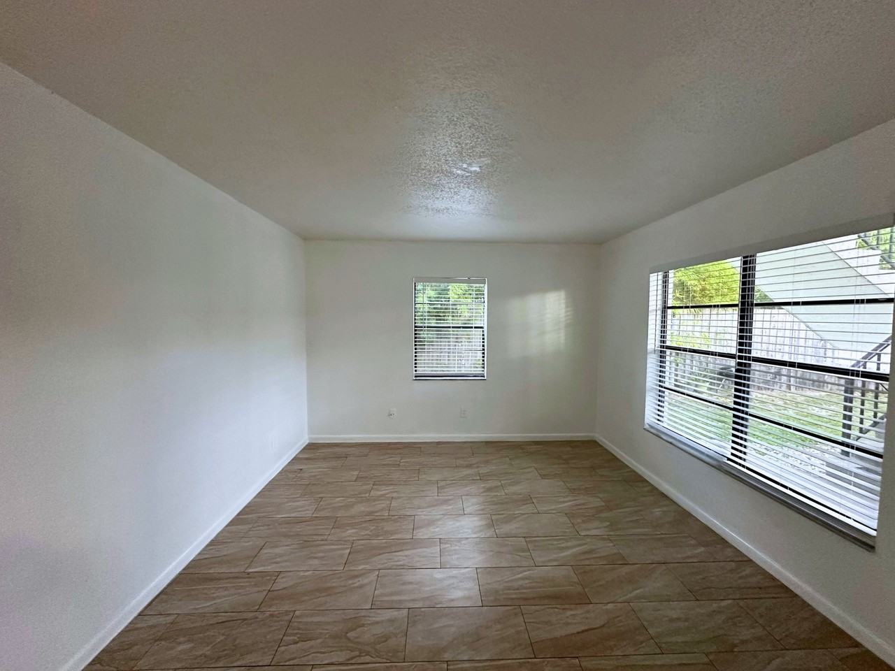 914 South Federal Highway - Photo 4 of 18