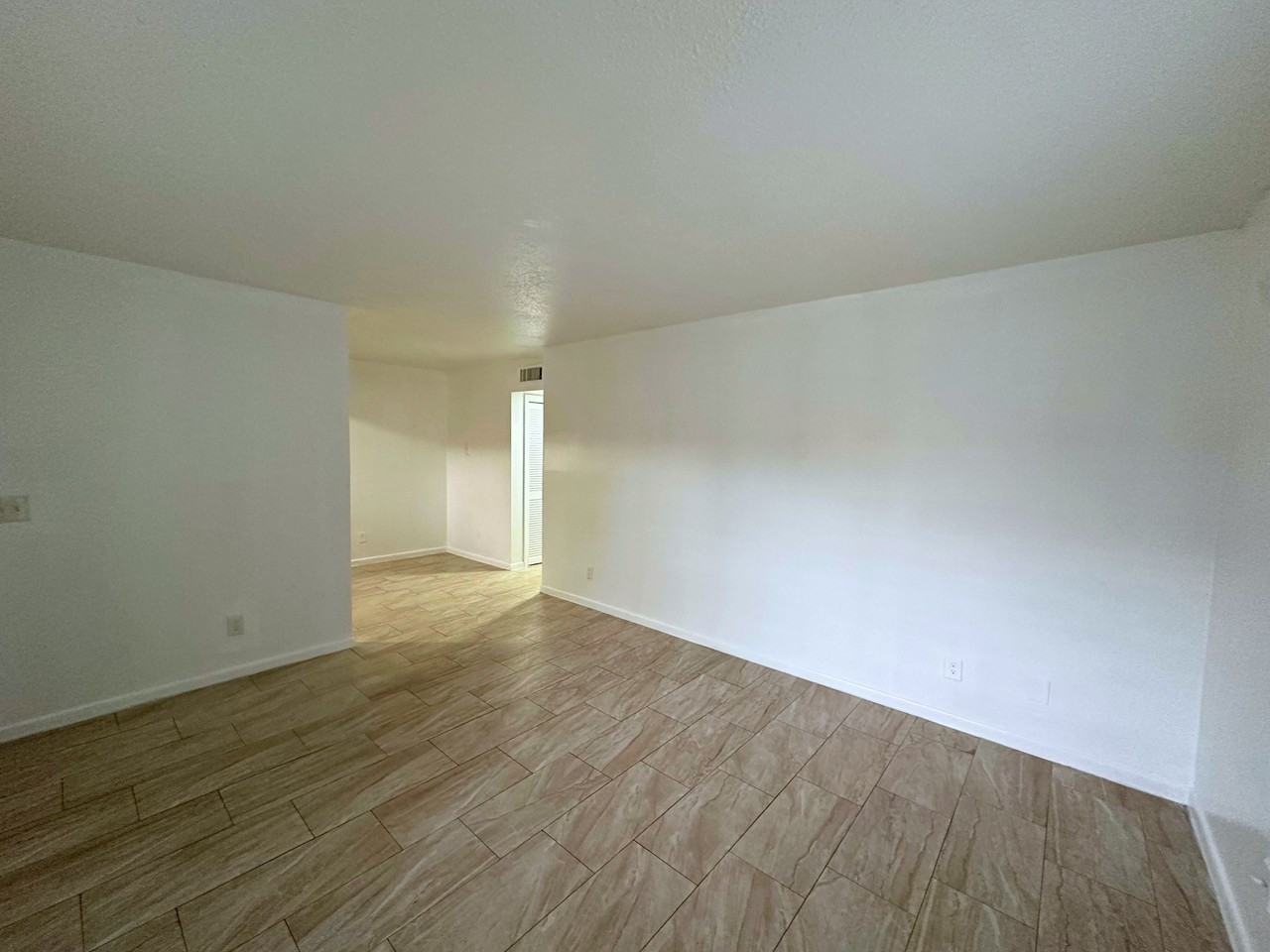 914 South Federal Highway - Photo 5 of 18