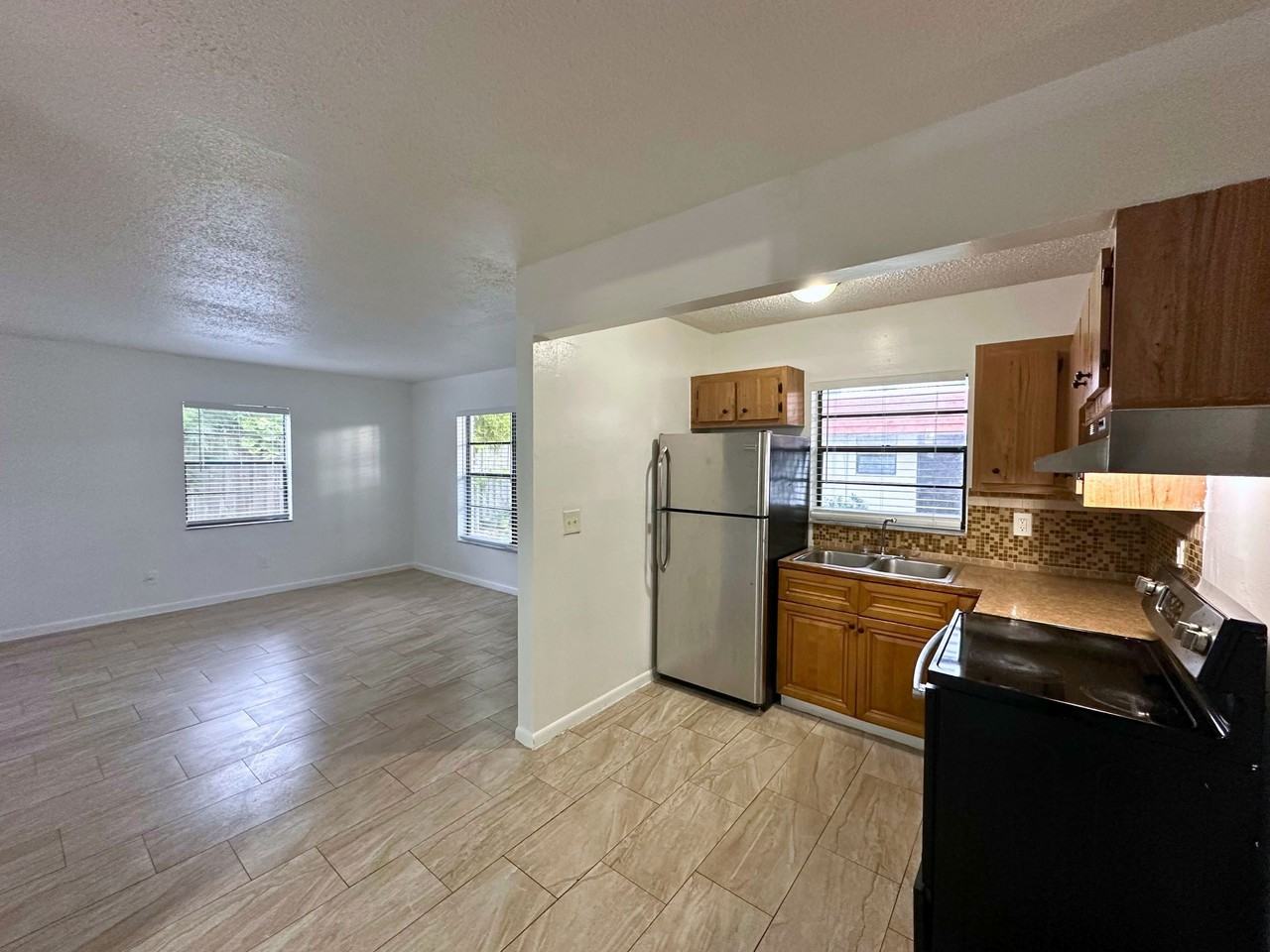 914 South Federal Highway - Photo 7 of 18