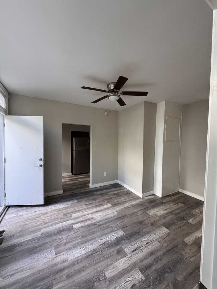 20 West 3rd Street - Photo 3 of 7