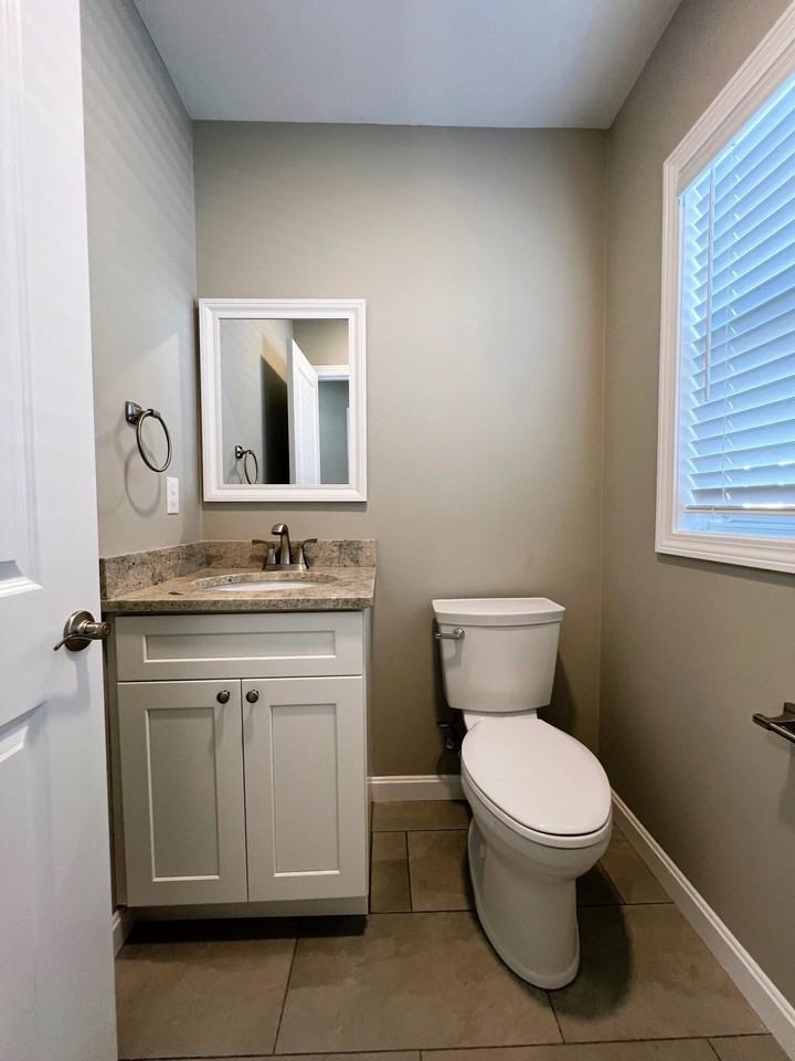 Elm Street Town Houses - Photo 6 of 25