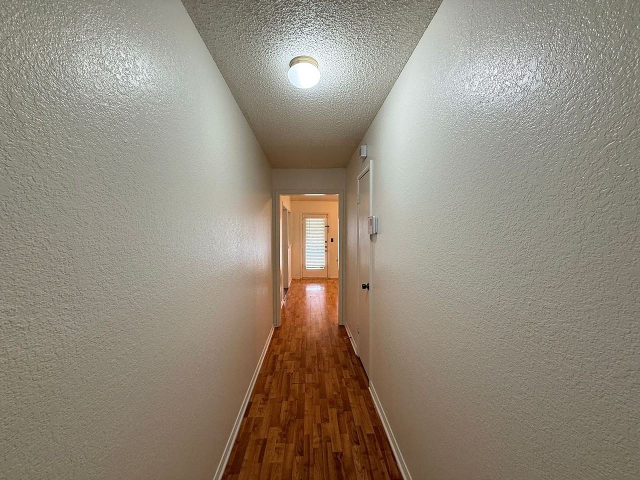 121 Chestnut Dr - Photo 2 of 19