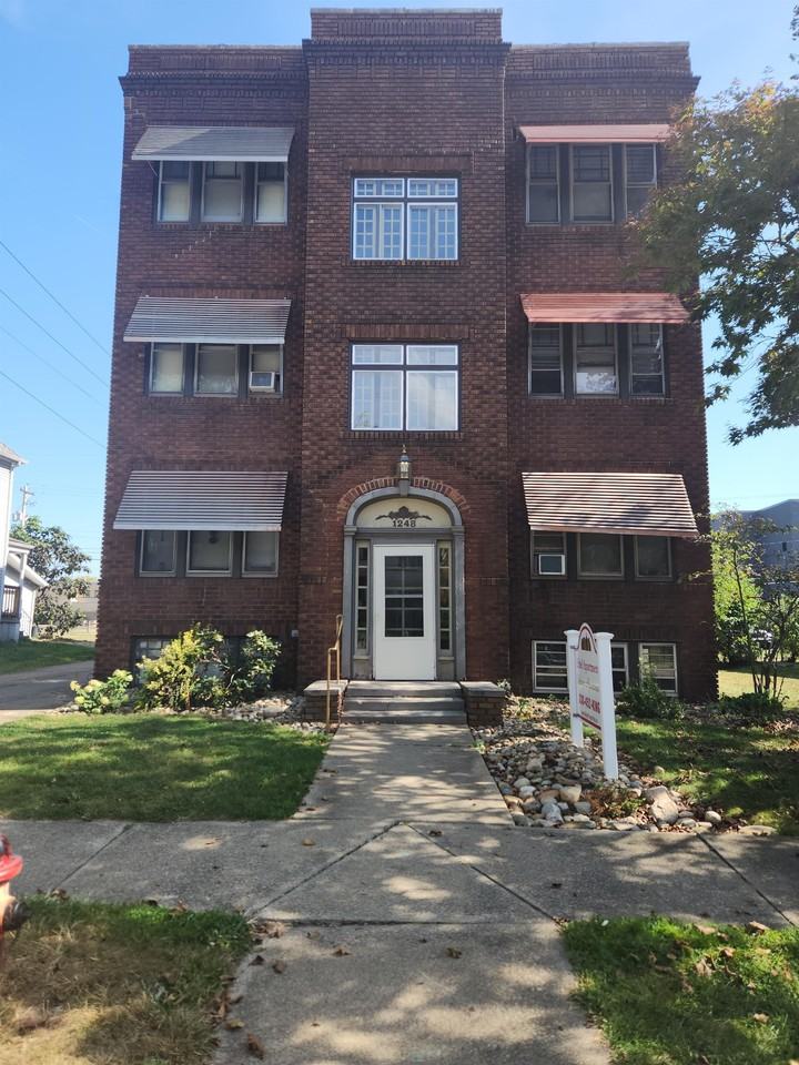 1248 Logan - Photo 2 of 8