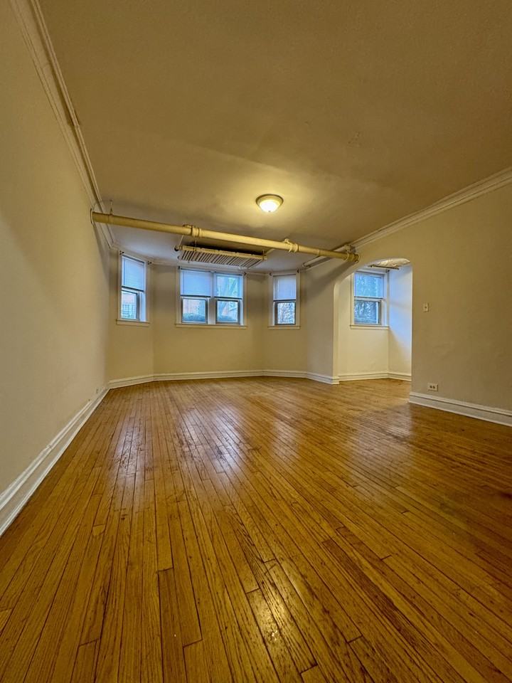 7443-49 N. Claremont - Photo 6 of 13