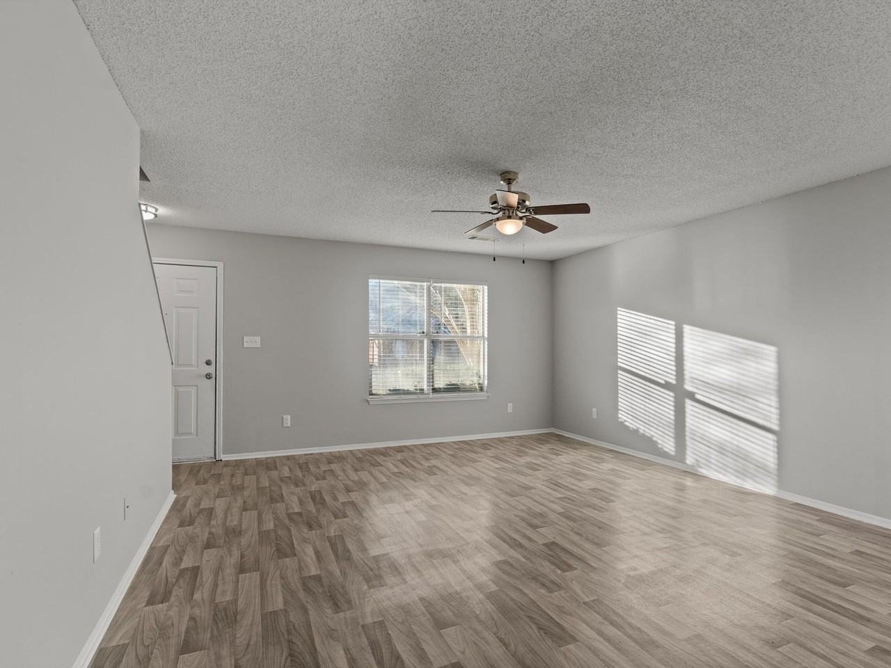 Wilshire Park Apartments - Photo 4 of 20