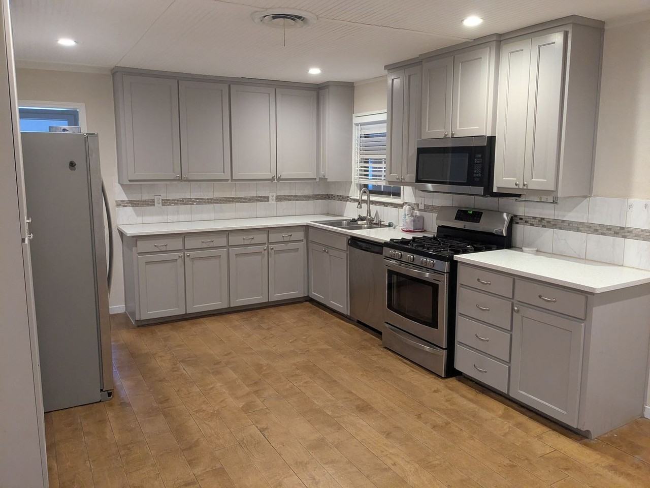 802 Shady Ln - Photo 2 of 17