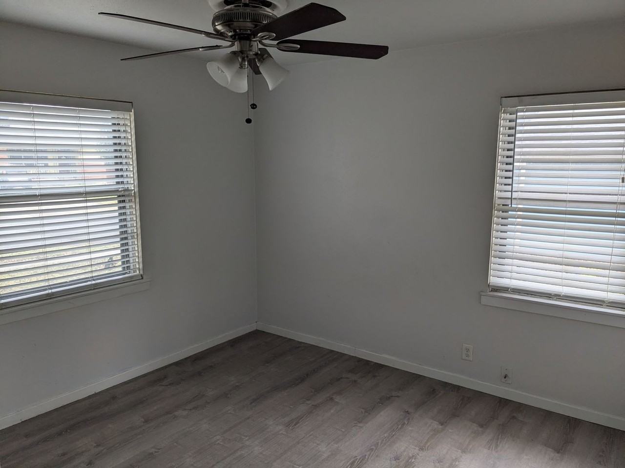 802 Shady Ln - Photo 7 of 17