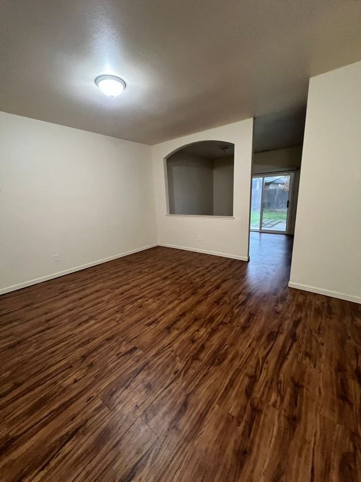 1920 Fern Dr - Photo 4 of 21