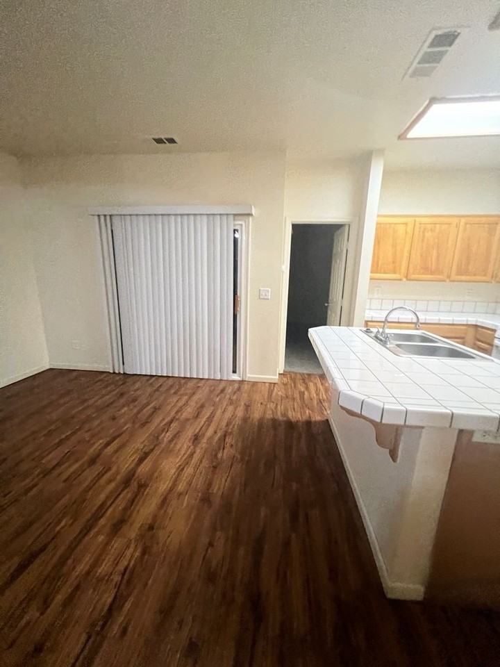 1920 Fern Dr - Photo 6 of 21