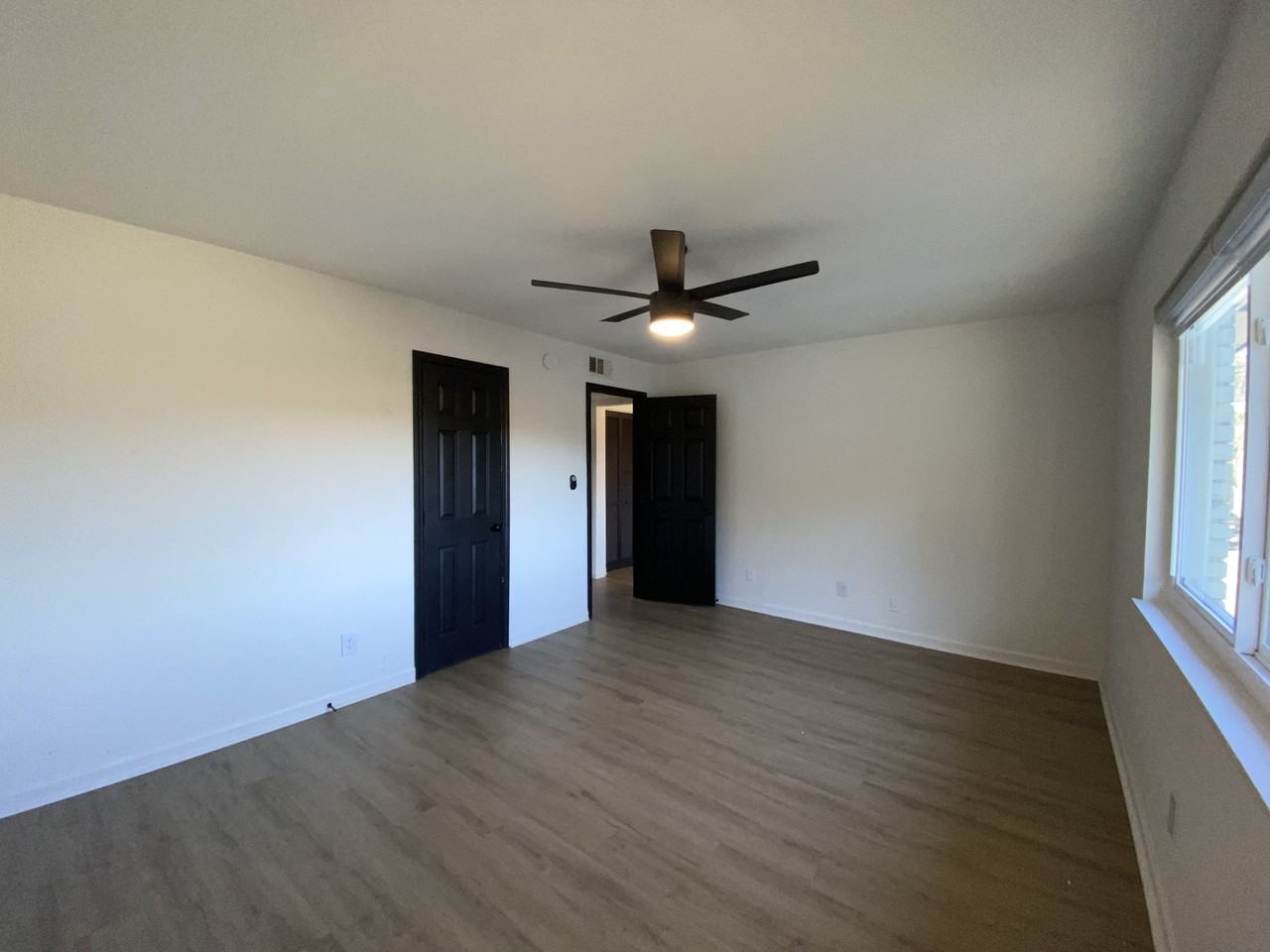 740 Mozley Drive Southeast - Photo 5 of 17