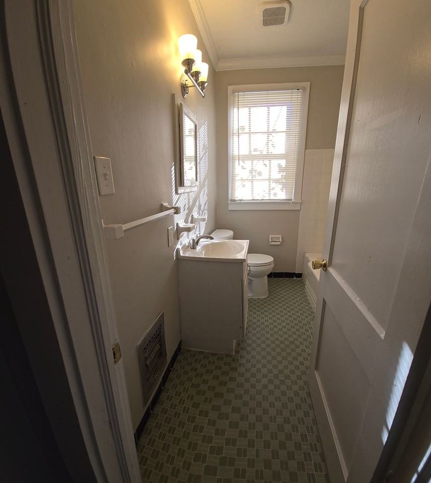 514 Beaufort Dr - Photo 7 of 16