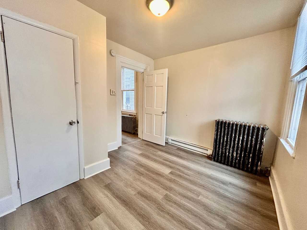 212 E Lemon St - Photo 2 of 18