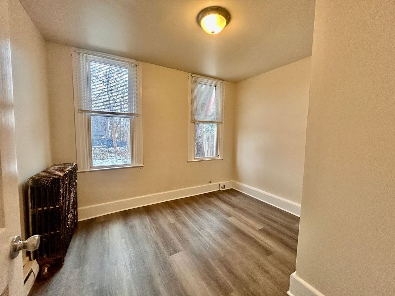 212 E Lemon St - Photo 3 of 18