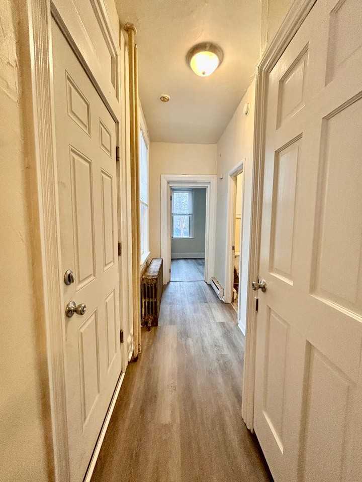 212 E Lemon St - Photo 4 of 18