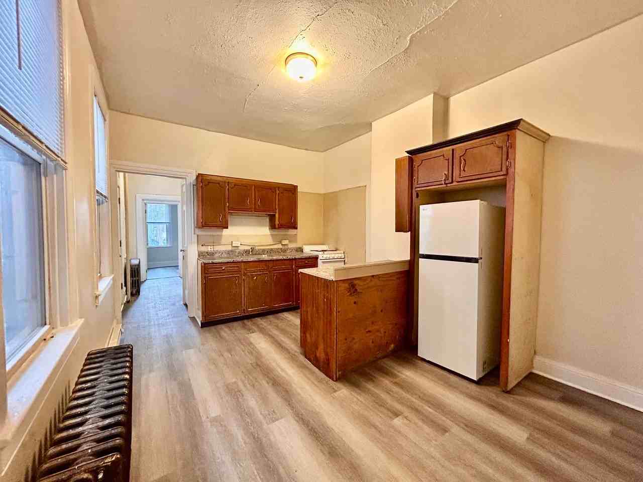 212 E Lemon St - Photo 6 of 18