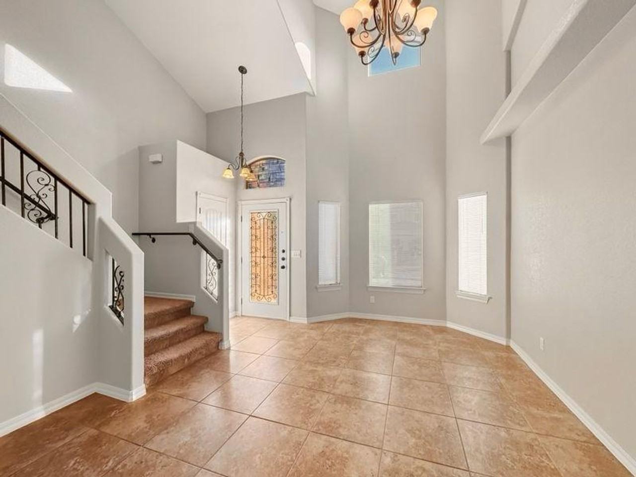 13017 Pleasant Manor Ct - Photo 2 of 29