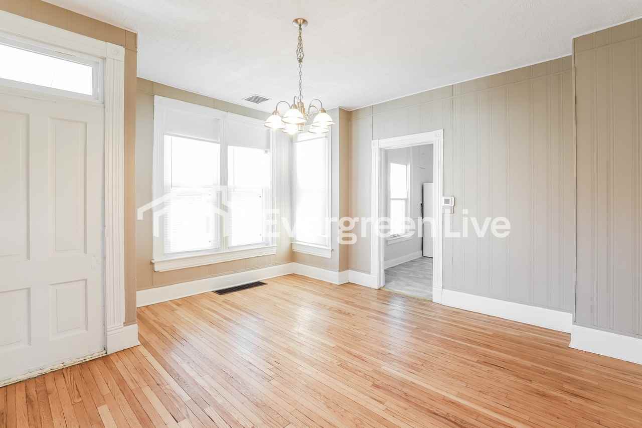 4215 Grant St - Photo 6 of 16