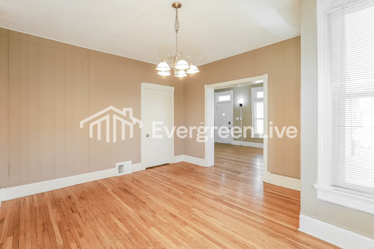 4215 Grant St - Photo 7 of 16