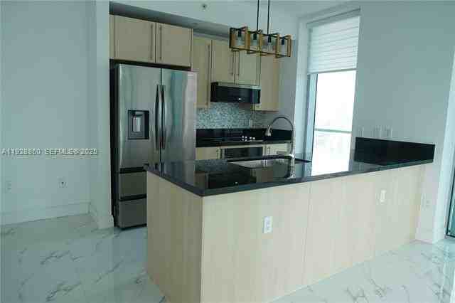 1111 sw ave #3320N - Photo 2 of 19