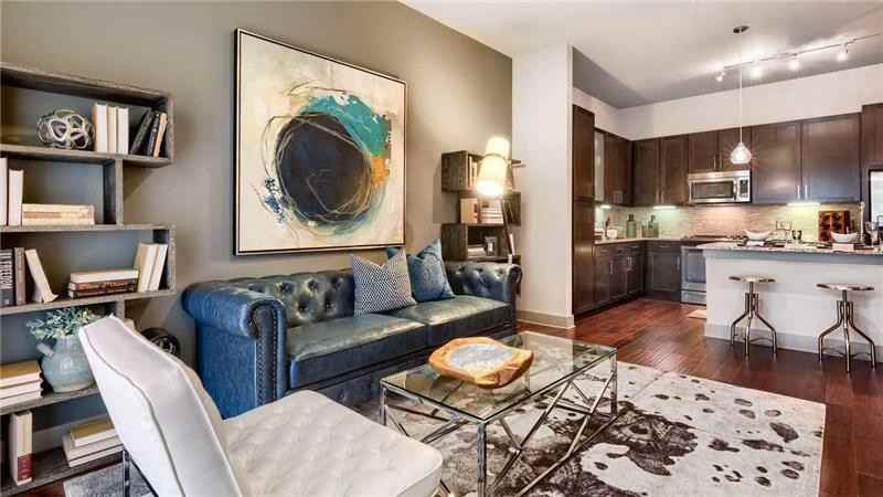 4208 Mckinney Ave - Photo 3 of 18