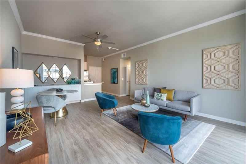 Ivan St - Photo 3 of 15