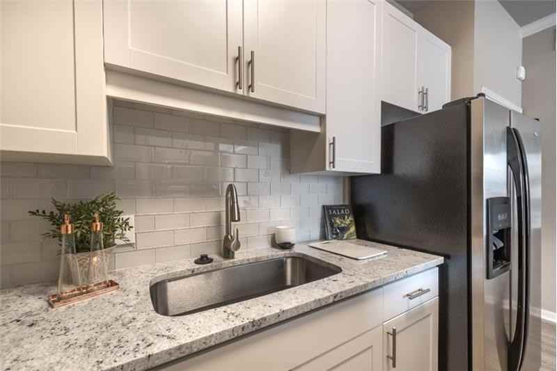 Ivan St - Photo 5 of 15