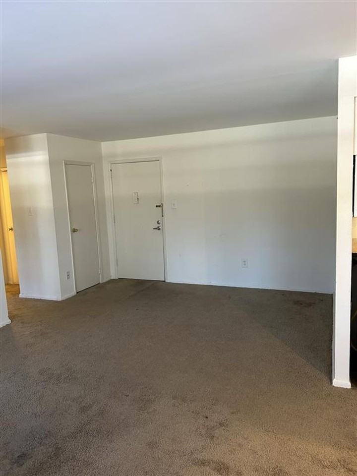 Willow Ridge Apartments - Photo 4 of 50