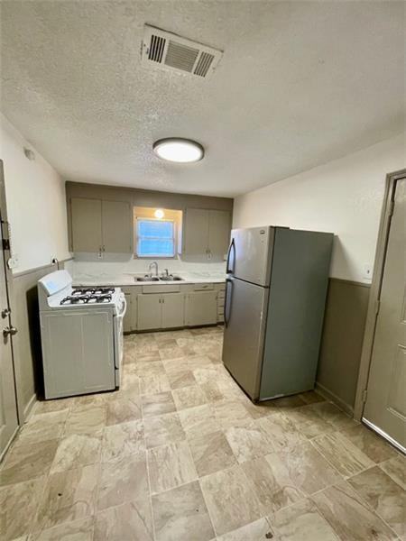 1813 S 19th St - Photo 7 of 15