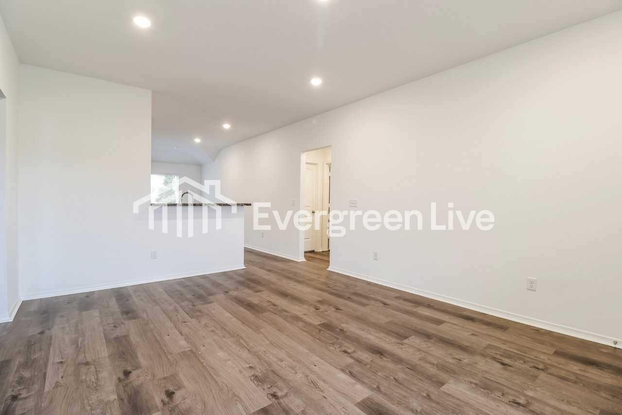 163 Meadow Dr - Photo 6 of 16