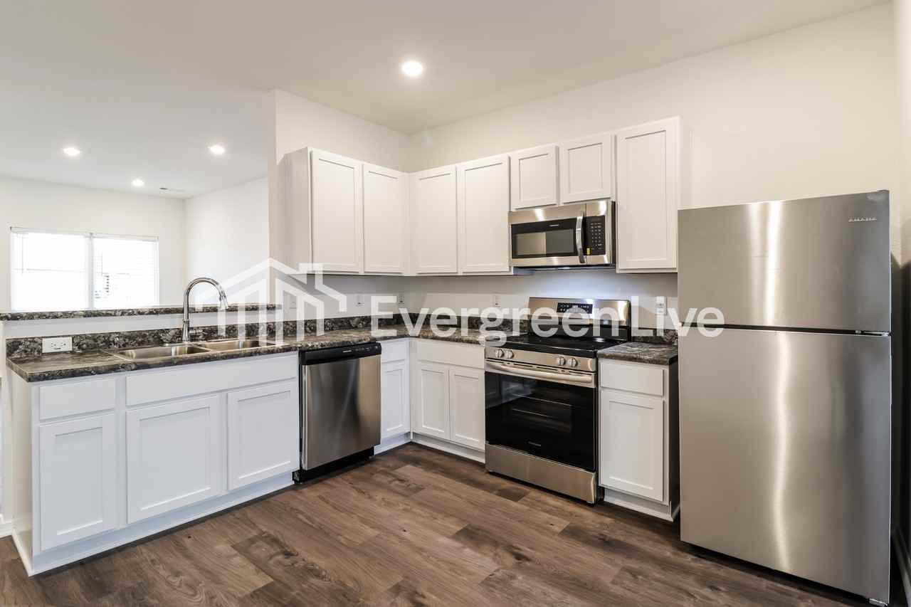 163 Meadow Dr - Photo 7 of 16