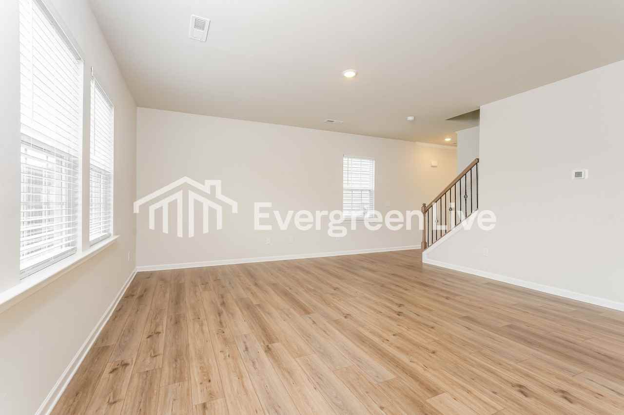 5579 Hydrangea St - Photo 3 of 15