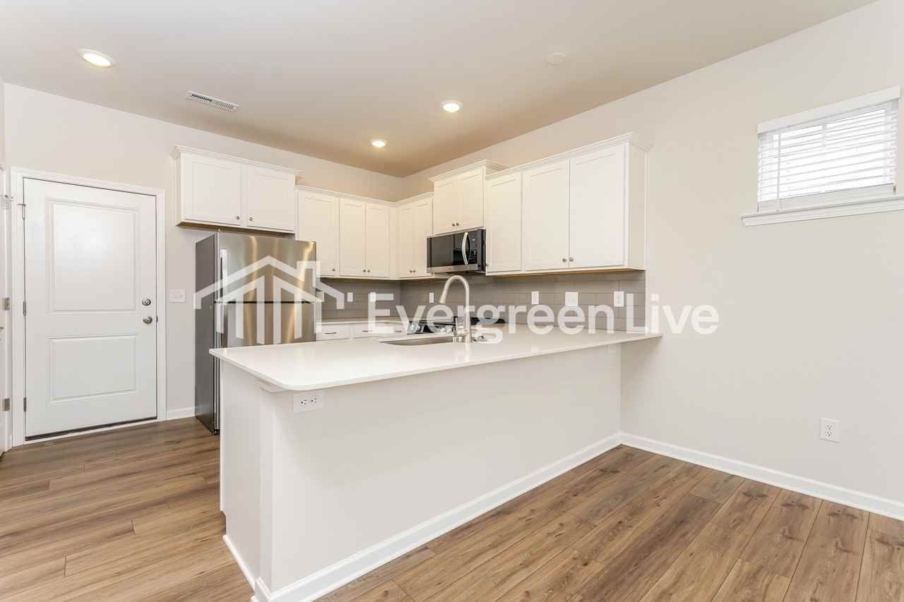 5579 Hydrangea St - Photo 6 of 15