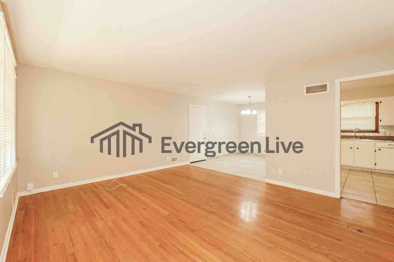 15005 E 43rd St S - Photo 3 of 15